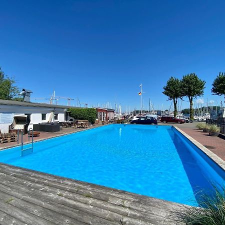 Hausboot Mit Traumlage In Luebeck-Travemuende Hotel Eksteriør billede