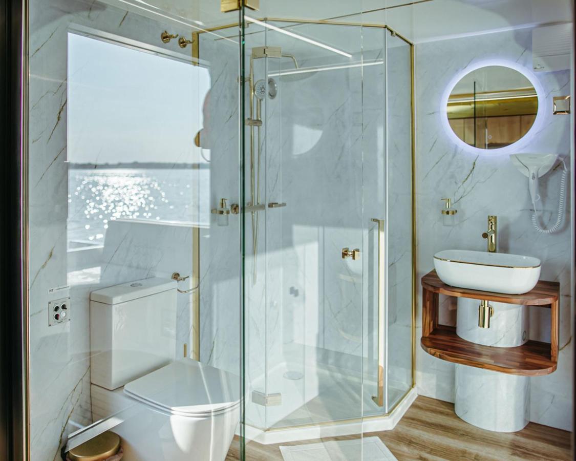 Hausboot Mit Traumlage In Luebeck-Travemuende Hotel Eksteriør billede