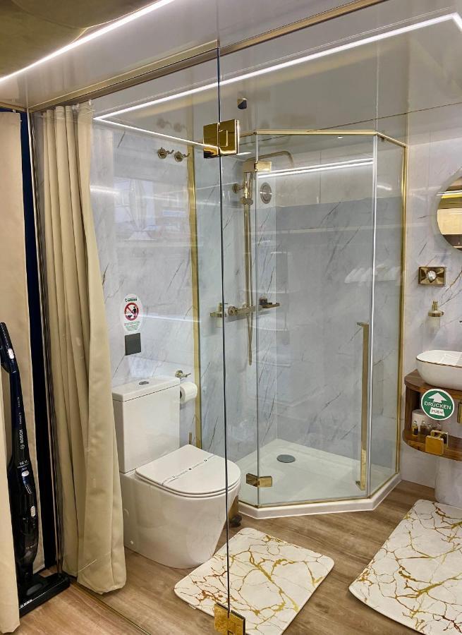 Hausboot Mit Traumlage In Luebeck-Travemuende Hotel Eksteriør billede