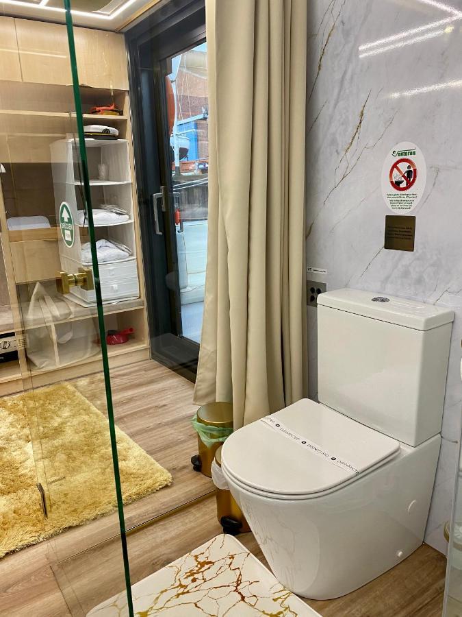 Hausboot Mit Traumlage In Luebeck-Travemuende Hotel Eksteriør billede