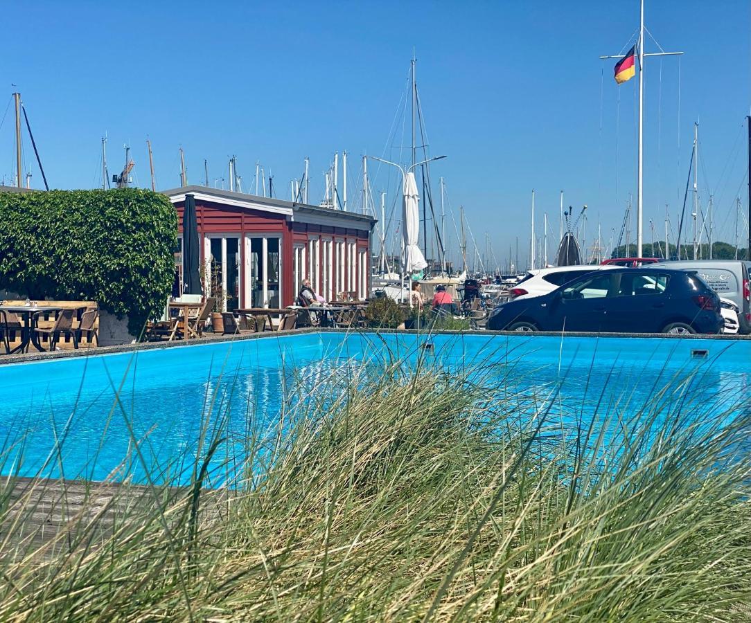 Hausboot Mit Traumlage In Luebeck-Travemuende Hotel Eksteriør billede